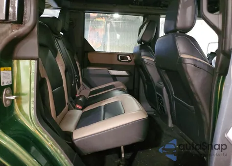 2023 Ford Bronco Base z USA, uszkodzony, nr VIN 1FMEE5DP9PLB19665